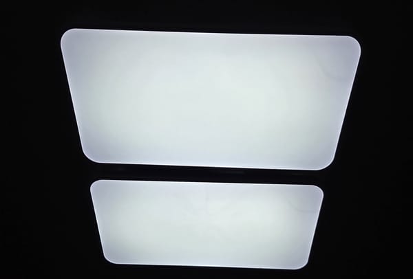 시골집의 오래 된 전등 교체하기